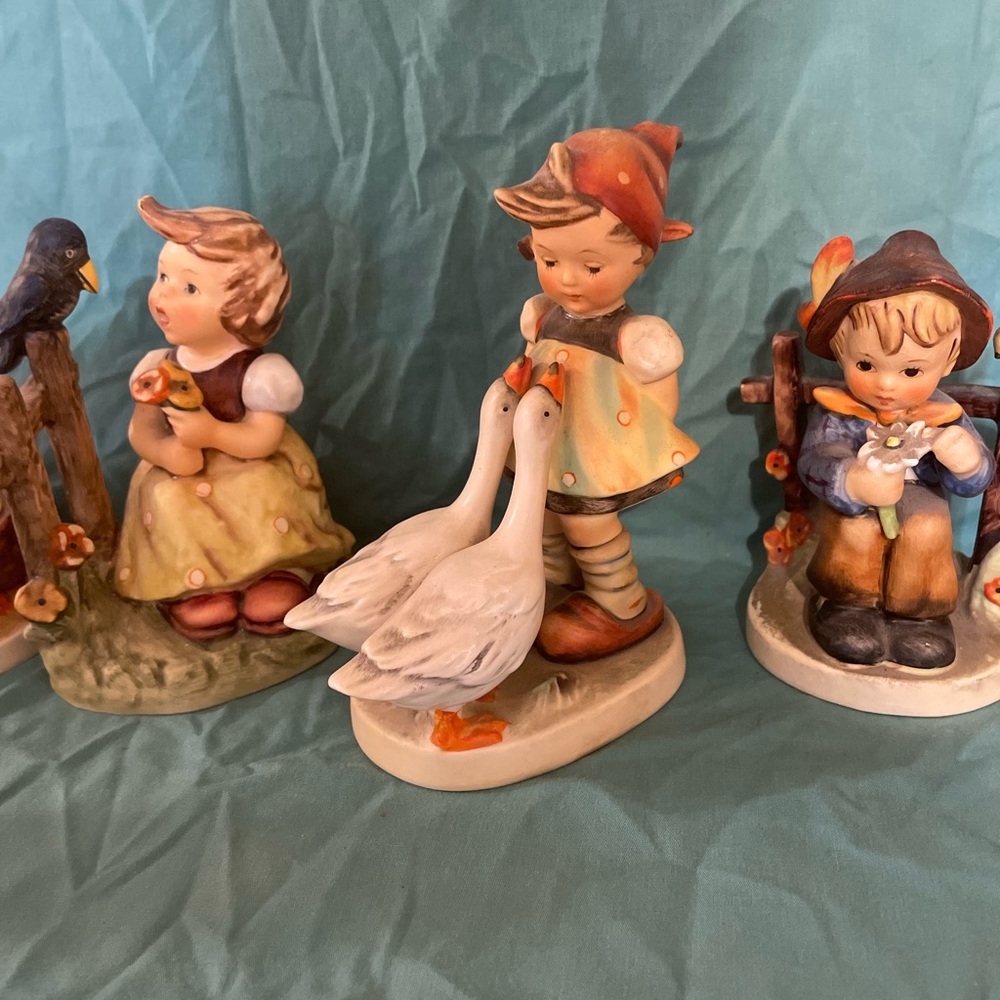 Hummel Goebel vintage figures lot